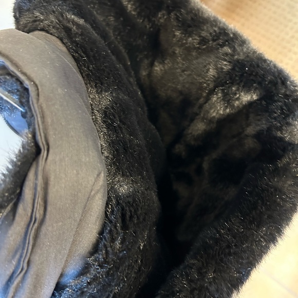 Truly cozy coat- - Picture 5 of 6